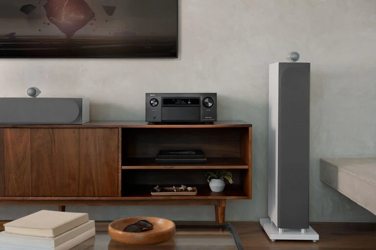 Low Denon AVR A1H Black In situ 2