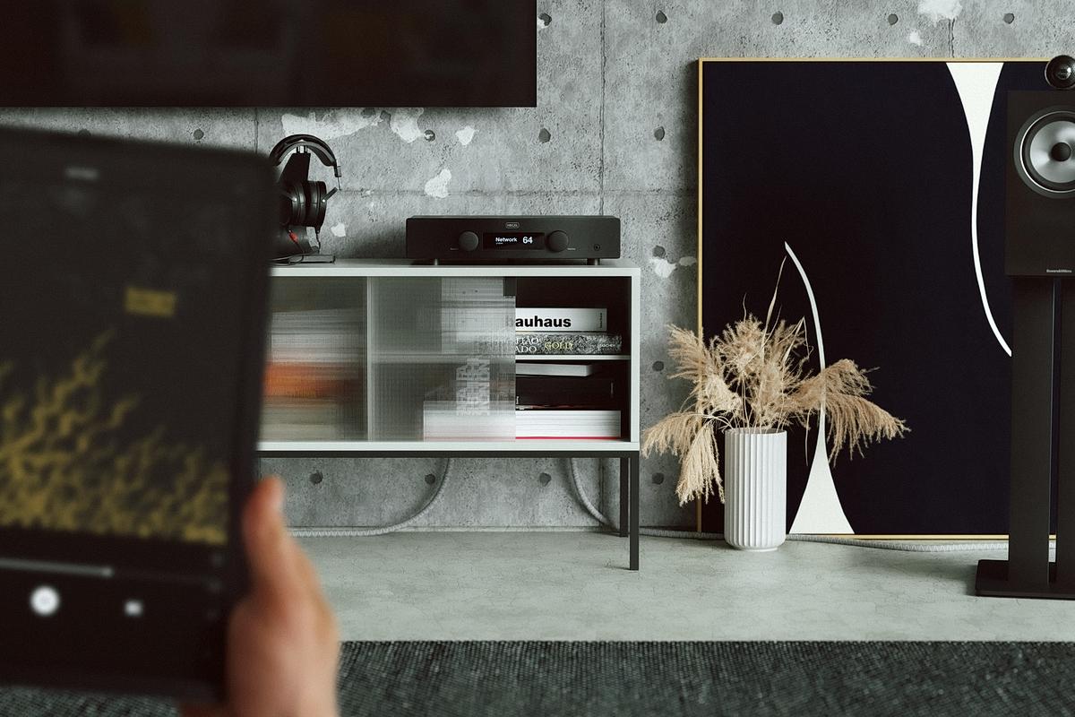 Hegel H-95 integrated amplifier in a listening room