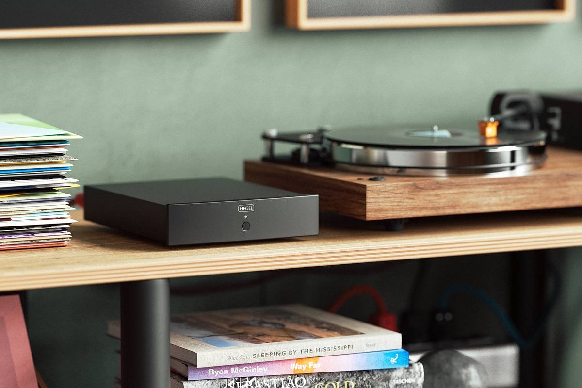 Hegel V10 phono preamplifier in a listening room