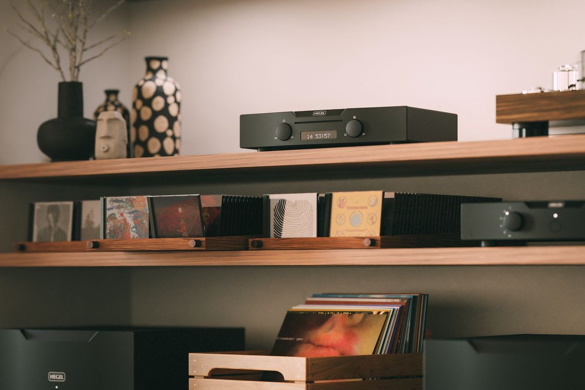 Hegel Viking CD player in a listening room